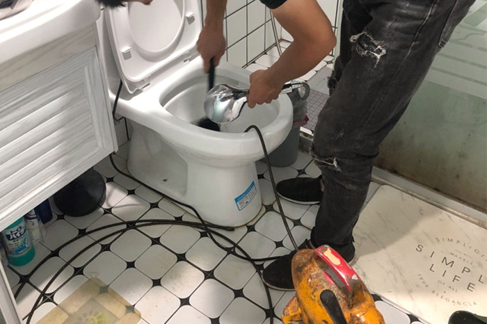 马湾镇疏通下水道